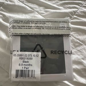 Robeez Black Mary Jane shoes in 6-9 months